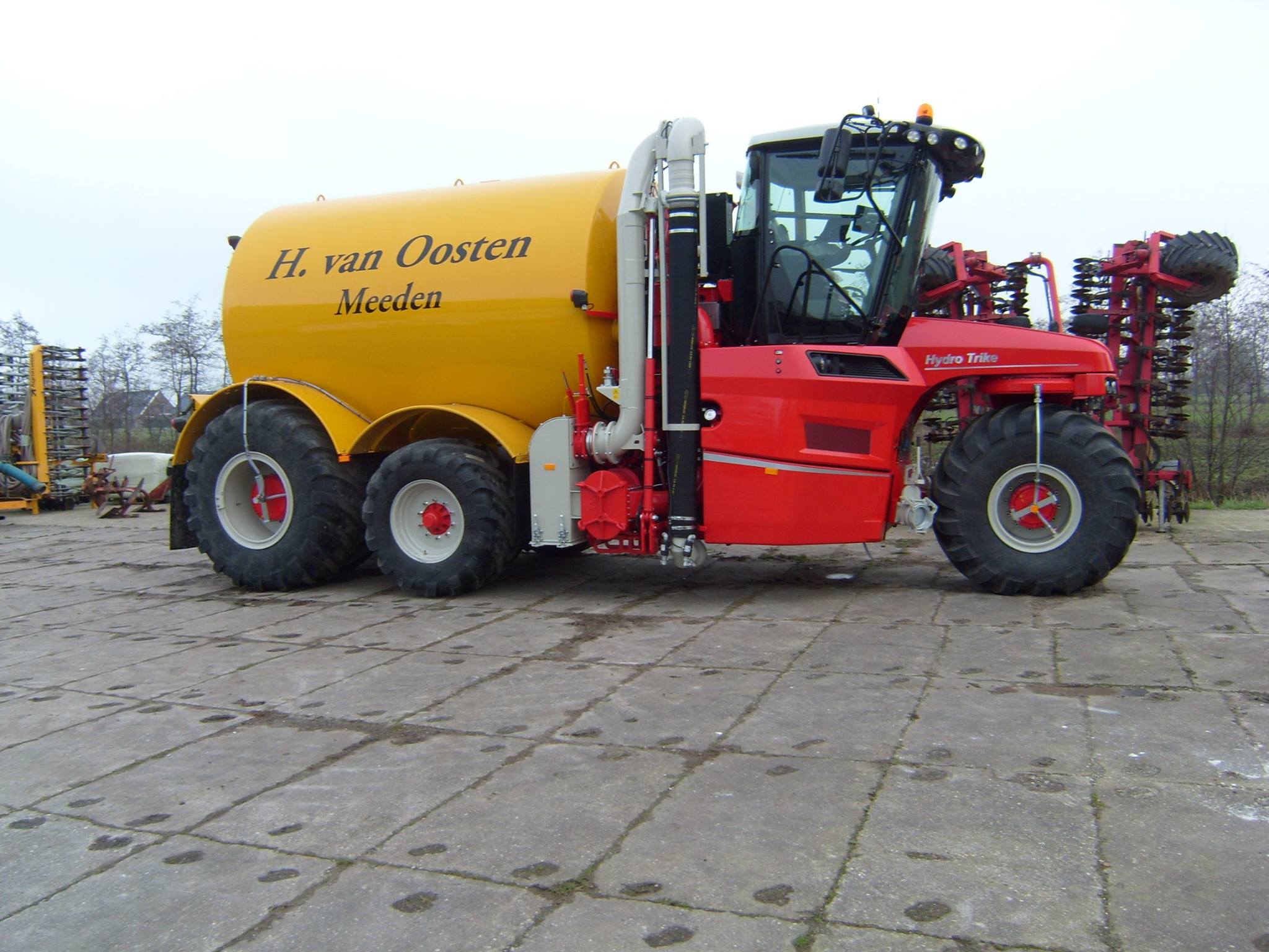 Nieuwe Vervaet Hydrotrike met gras-bouwland bemester